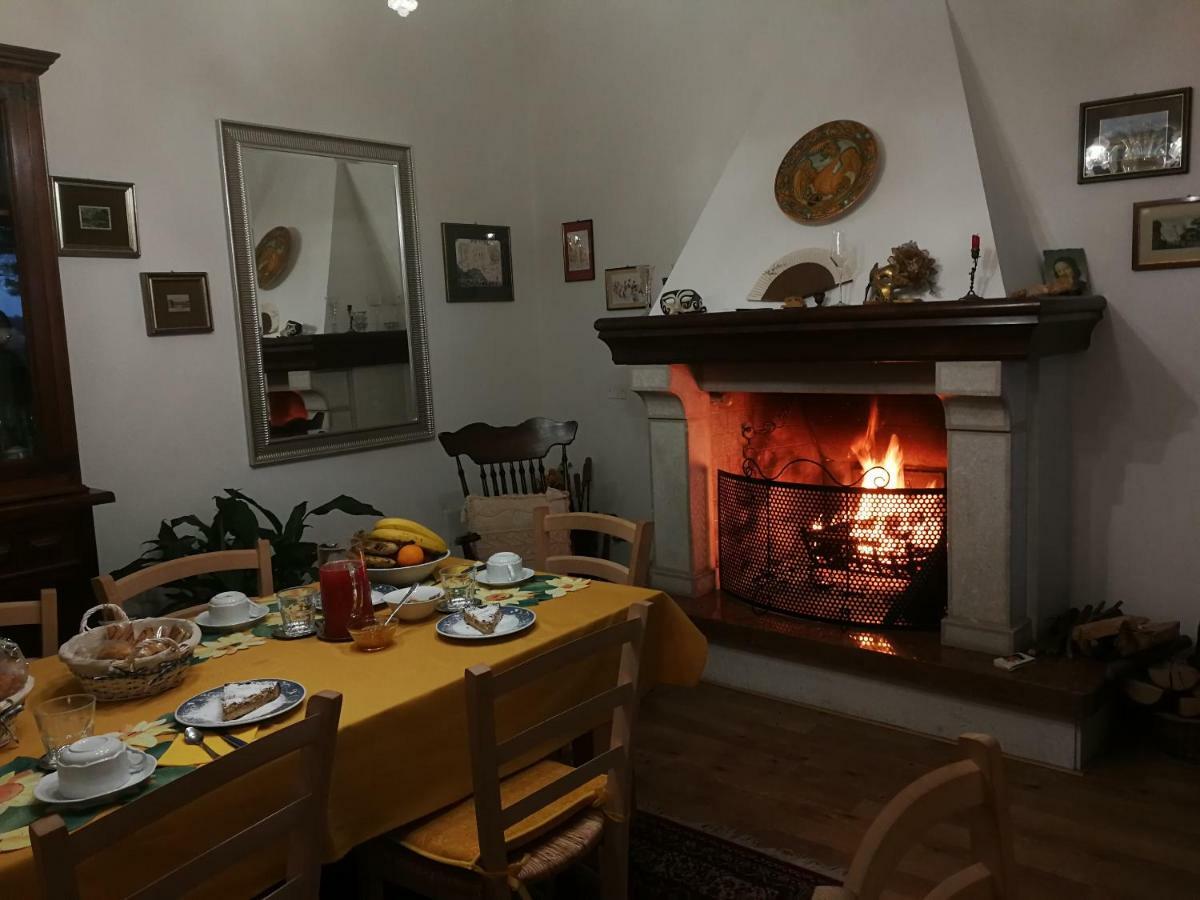 לינה וארוחת בוקר Villaga Paglia E Fieno מראה חיצוני תמונה